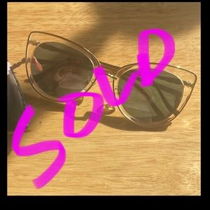 SOLD!! Women’s Sunglasses